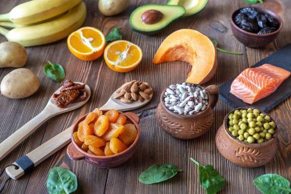 با این غذاها فشارخون بالا را کنترل کنیم با این غذاها فشارخون بالا را کنترل کنیم