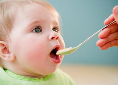 همه چیز درباره ی برنامه غذایی نوزاد در سال اول زندگی