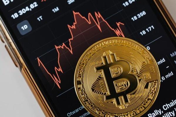سقوط بیت کوین به پایین 46 هزار دلار سقوط بیت کوین به پایین 46 هزار دلار